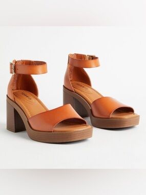 Torrid Cognac Block Heel Platform Sandals WW 7.5 NWT